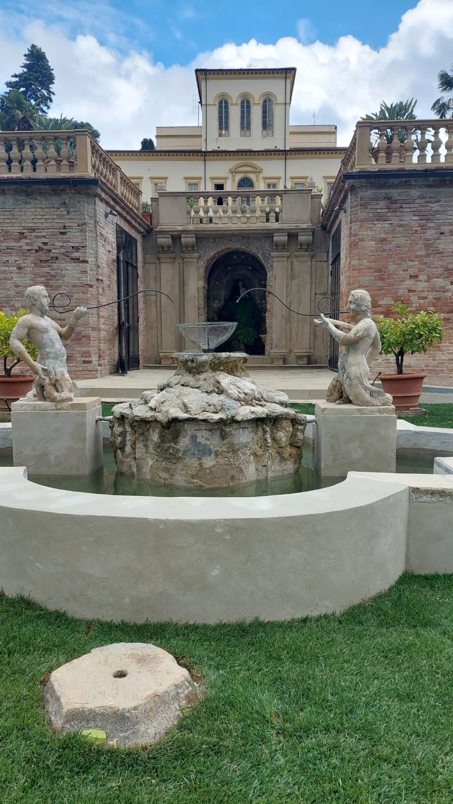 Foto della scuola durante la festa